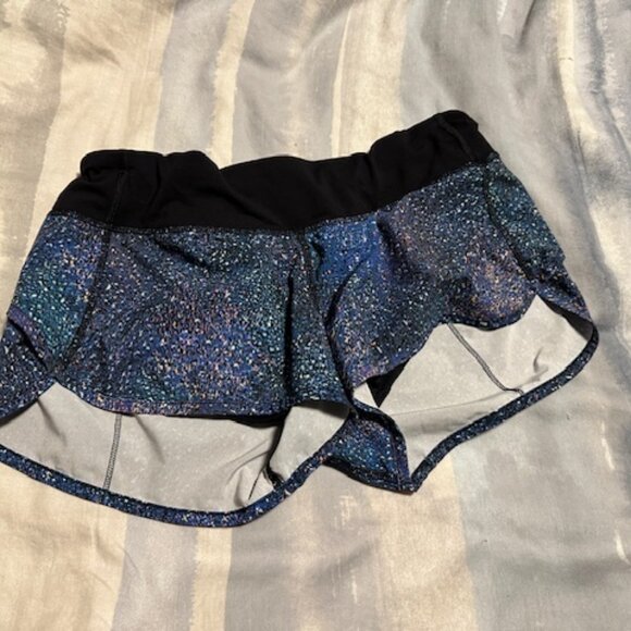 Lululemon Size 6 Speed Shorts - Picture 3 of 3